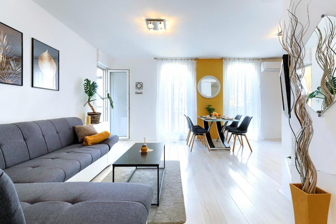 Seny Gold Apartment